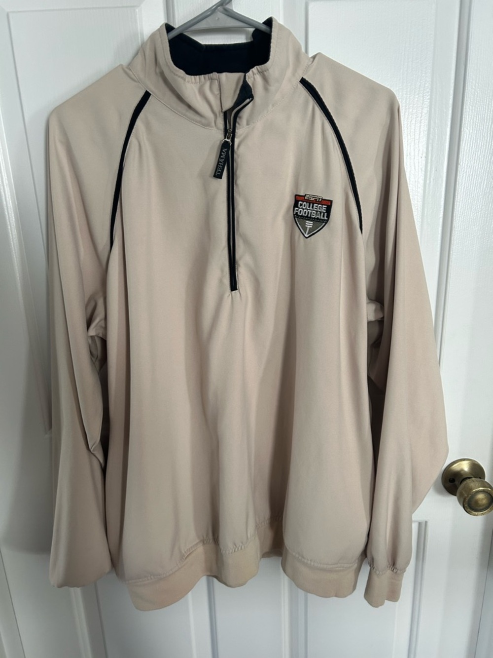 TEHAMA Beige Pullover with Black Logo